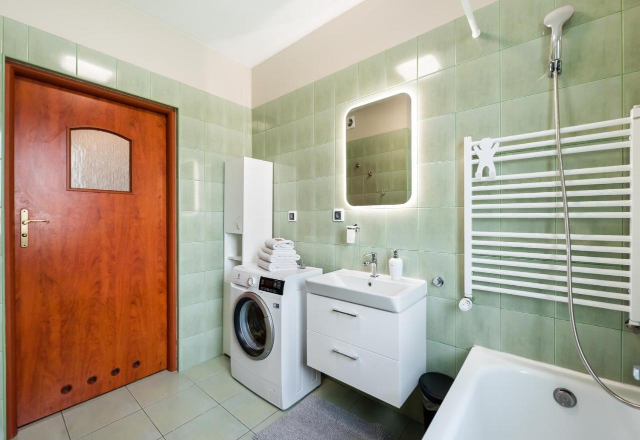 Ursus Pleasant Apartment Warsaw Exterior photo