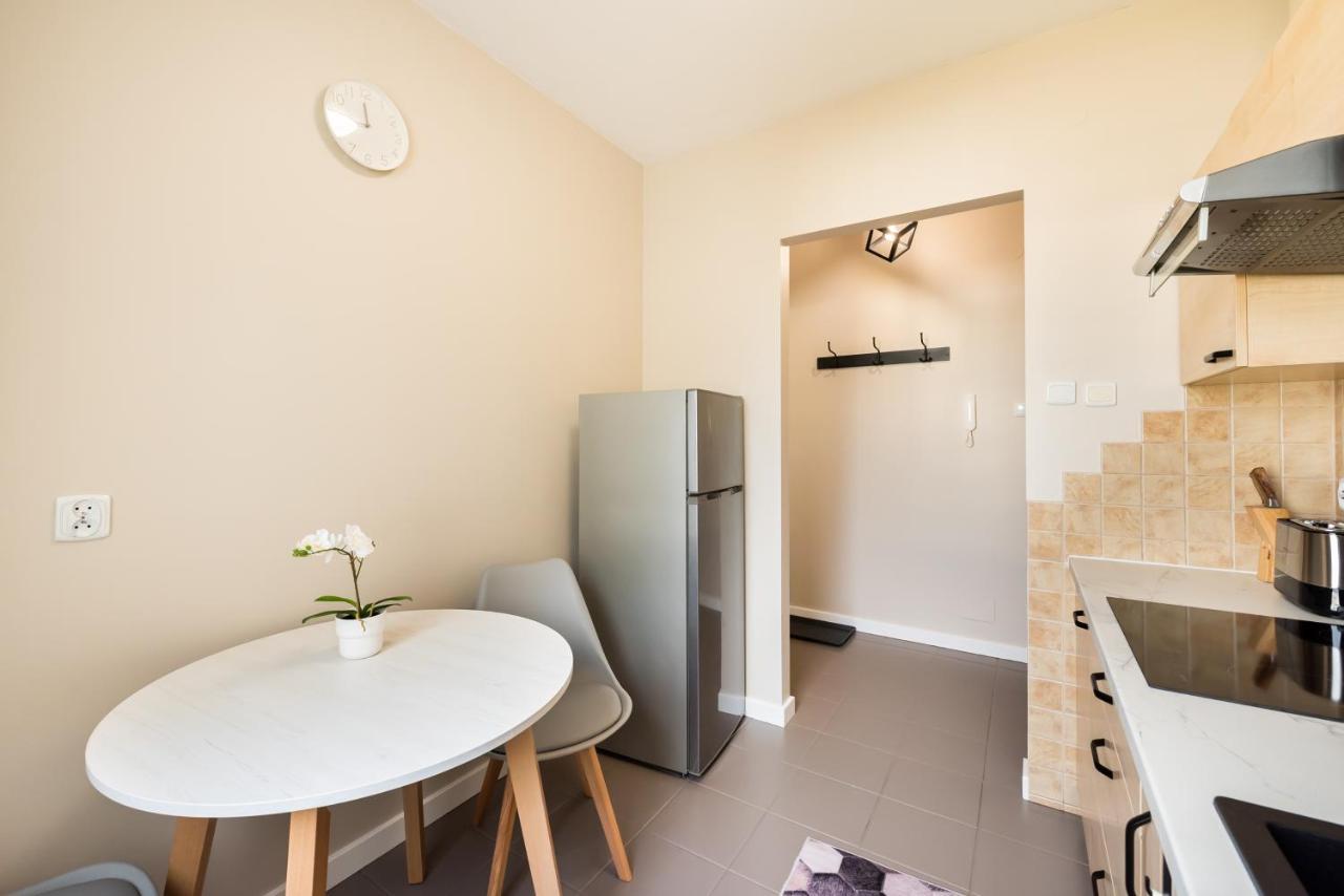Ursus Pleasant Apartment Warsaw Exterior photo