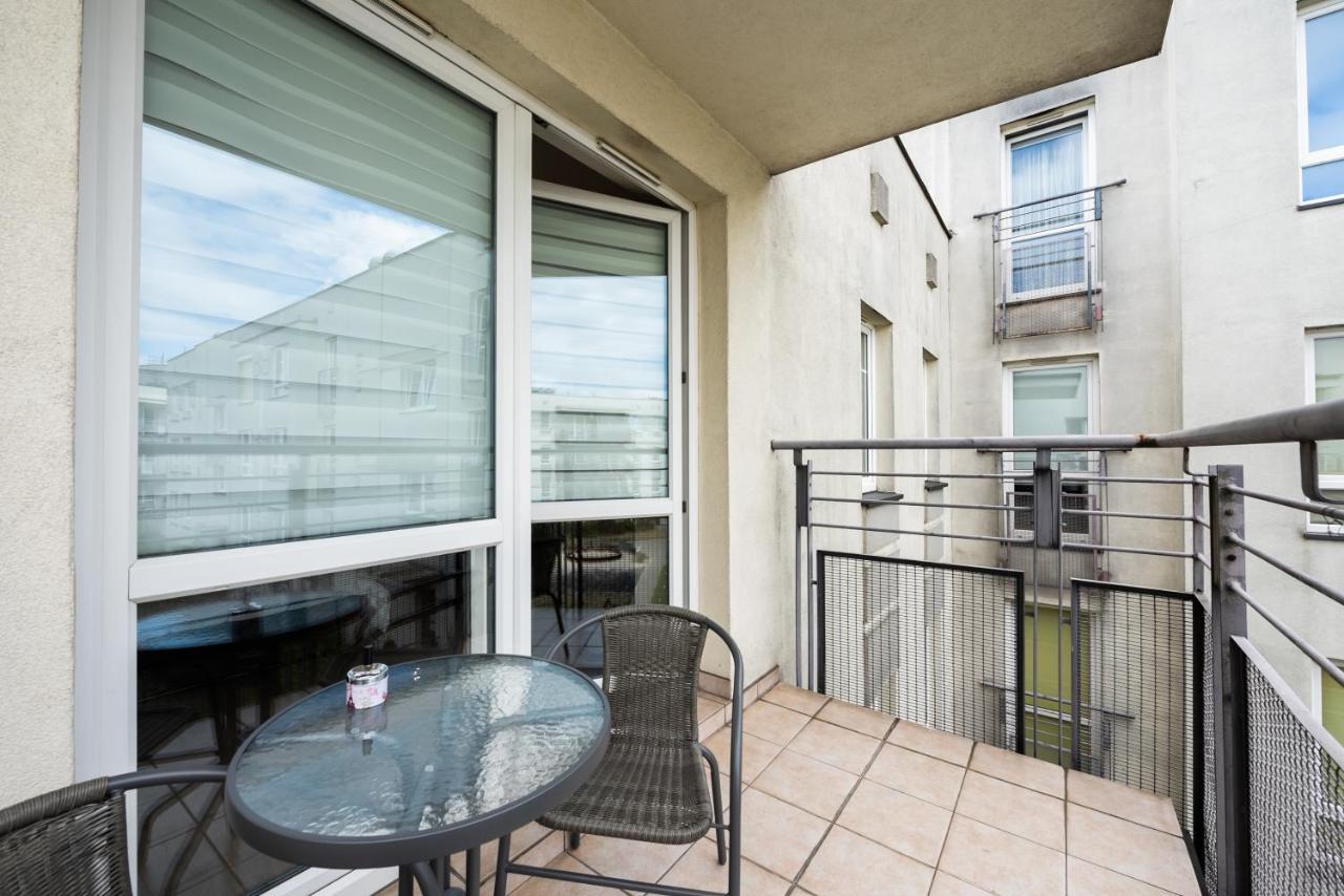 Ursus Pleasant Apartment Warsaw Exterior photo